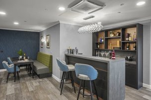 Stowe Mount in Staffordshire, Sky Bar