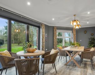 Woodland View Lodge, Exeter, sun room