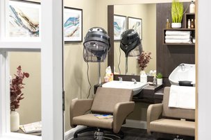 Dovebourne, Burton-on-Trent, salon