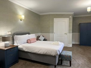 Silvermere in Cobham - Refurbished Studio