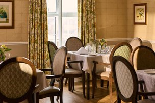 Kew House, Wimbledon, dining area