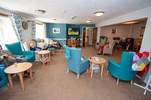 Cartref Dyfi Care Home - Spacious Lounge