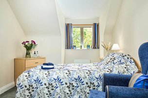 Laurel Dene, Hampton, bedroom