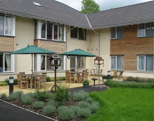 Ashfield House, Wellingborough - garden