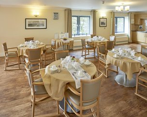 Acacia Lodge Manchester dining room