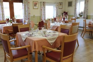 Admirals Reach, Dining Room