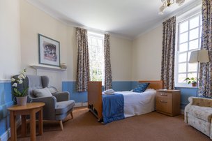Aldringham Court, Suffolk, bedroom 