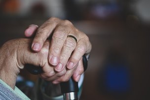 Seniors and Alcohol: What Caregivers Need to Know