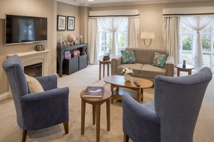 Amherst House, Horley, lounge