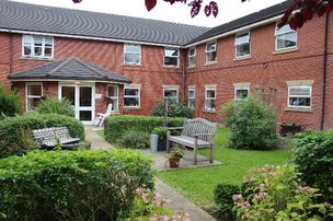 Appleton Manor, Garden