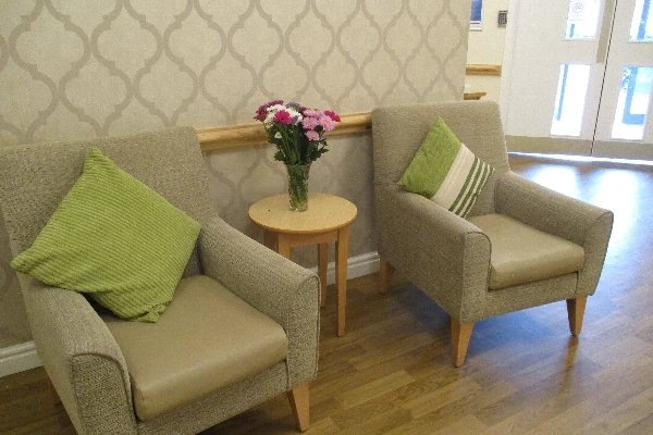 Ascot Lodge, Corner Chair