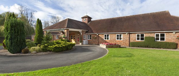 Ashlyns Care Home in Berkhamsted, home exterior