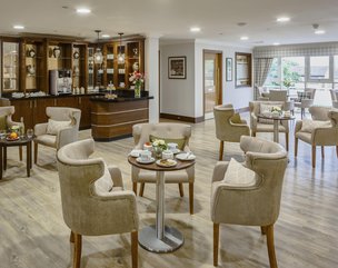 Astbury Manor Care Home Bracknell lounge area