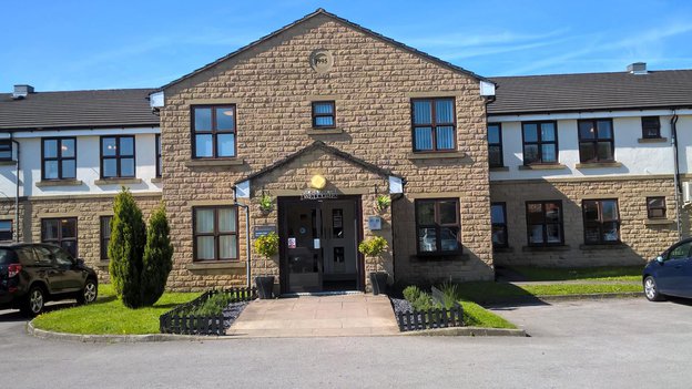 Avalon Park in Oldham, front entrance