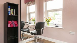 Avalon Park in Oldham, salon