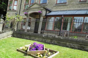 Beaconsfield Court in Barnard Castle, front entrance