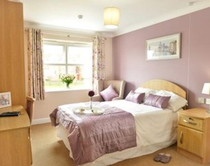 Bowbridge Court Care Home in Newark, bedroom
