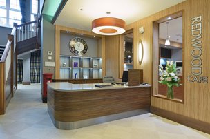 Brentwood Arches, Essex, reception