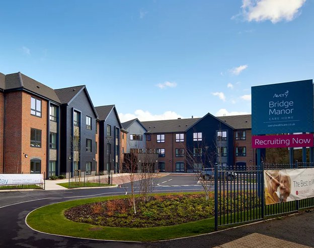 Bridge Manor Wolverhampton exterior