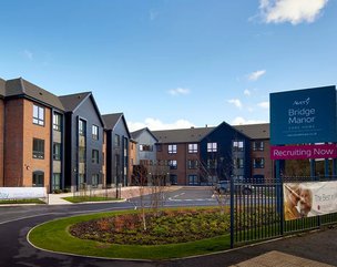 Bridge Manor Wolverhampton exterior