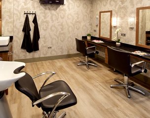 Bridge Manor Wolverhampton salon