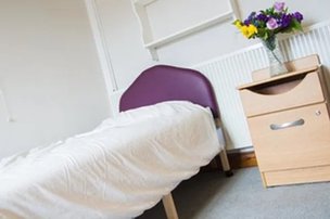 Bridlington Manor, bedroom