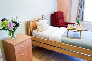 Cedar Court, Witney, room