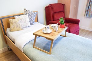 Cedar Court, Witney, bedroom