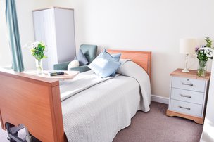 Cedar Court, Witney, bedroom 
