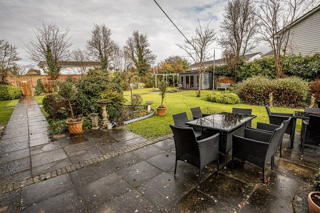 Cedar House Harefield, garden