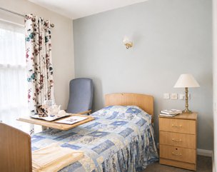 Whitefarm Lodge, Twickenham, bedroom
