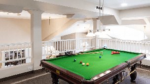 The Hawthorns in Clevedon, Pool Table