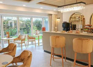Bateman House, Uttoxeter, bistro