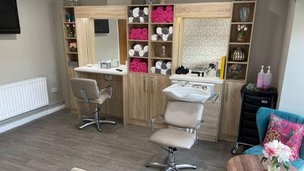 Colton Lodges, salon 