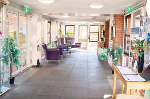 Lancum House - Bright communal living space