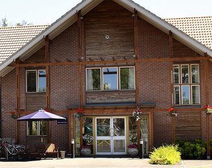 Hillside Lodge, Crawley, exterior