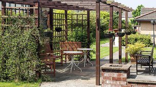 Dove Court, garden 