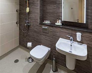 Droitwich Mews Care Home, Droitwich, Wet Room