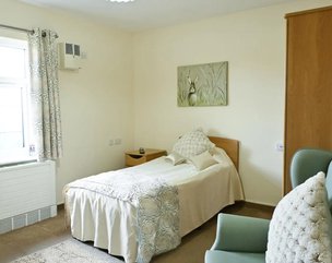 Mayfields, Ellesmere Port