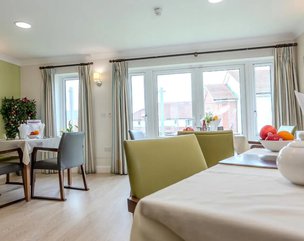 Oak Manor Care Home in Shefford