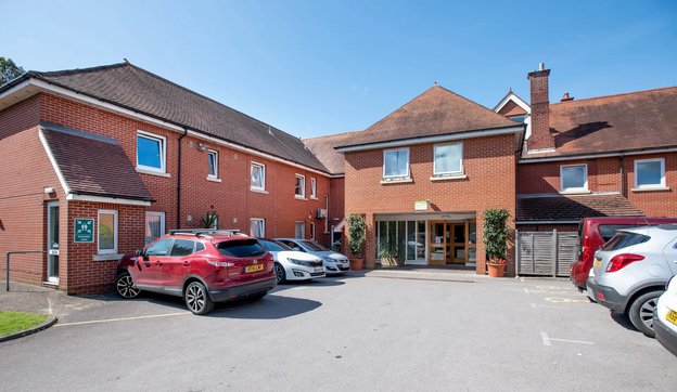 Cams Ridge Nursing Home in Fareham, front of home 