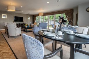 Langham Manor, dinning table in bedroom