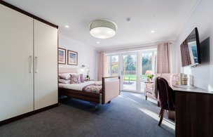 Peverel Green, Chelmsford, bedroom with wardrobe 