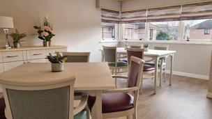 Eastbank, dining room 