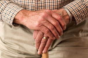 How to Handle Health Concerns With Seniors