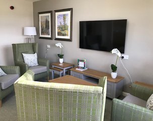 Fairfield, Coventry, lounge