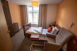Figbury Lodge - Modern Bedroom