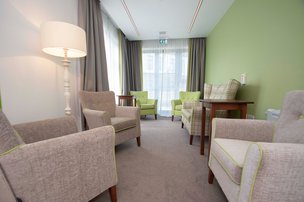Figbury Lodge - Comfortable Green Lounge