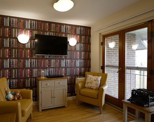 Forest View - Lounge area with TV