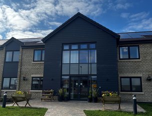 Brize Meadow Lodge in Carterton, front entrance